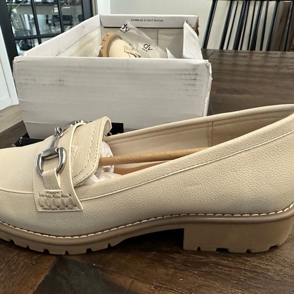 DV by Dolce Vita Beige Loafers - Picture 3 of 6